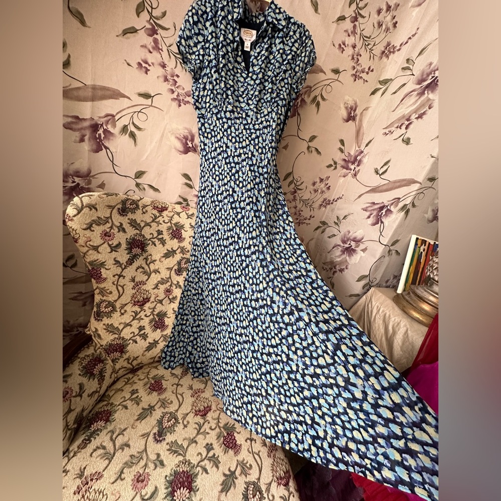 Talbot Genuine silk crepe fully lined dress below knee quite long short sleeves